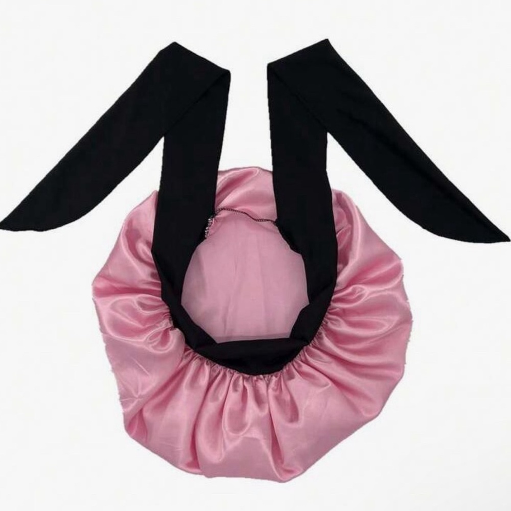 Silk hair bonnet from SHEIN. Pink top and black ties. Super cute!🩷